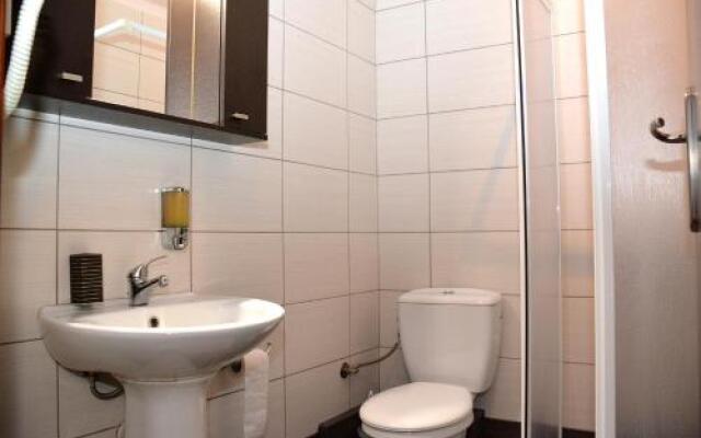 Enetiko Rooms