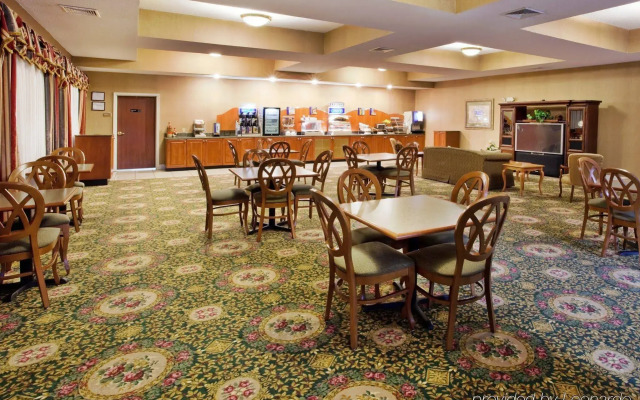 Holiday Inn Express & Suites Thomasville by IHG