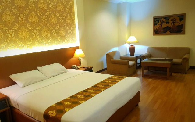 RedDoorz Plus near Solo Square 2