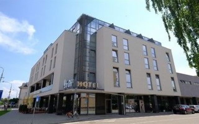 Business Hotel Astrum Laus