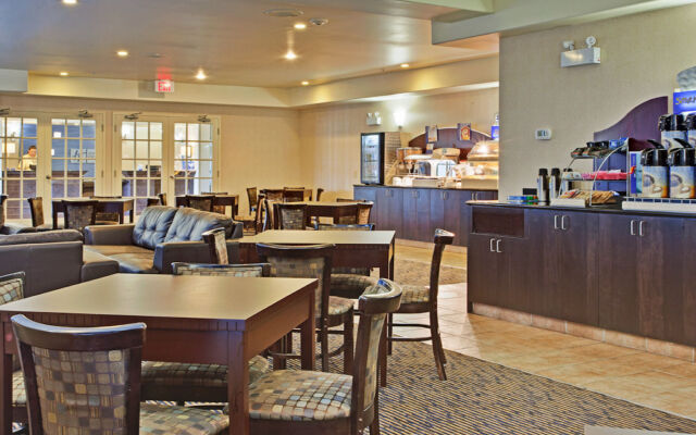 Holiday Inn Express Hotel & Suites SWIFT CURRENT, an IHG Hotel