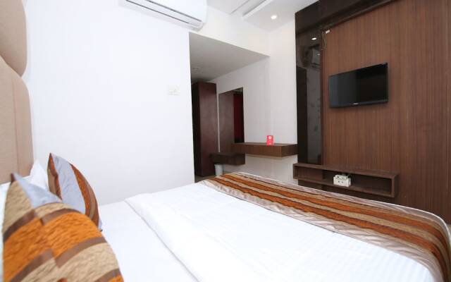 OYO 9857 Hotel Suryaa