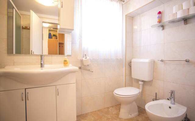 Apartments Crevatin Riva