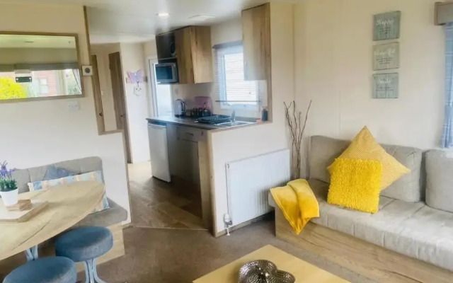 Cosy Hottub Caravan Retreat in Lincolnshire