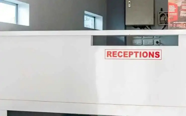 RedDoorz Plus near Millenium ICT Centre Medan 2