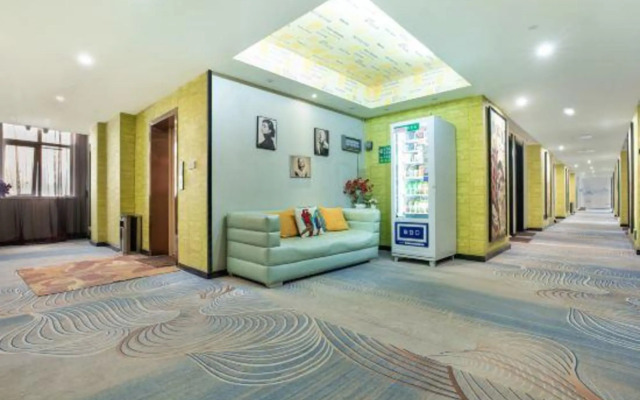 Roland Fashion Hotel (Tonghuai Subway Station T10 Tanshili Shopping Center Store)