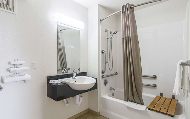 Days Inn by Wyndham Rock Springs