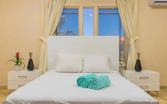 Luxury 4br4ba Villa w Hottub Pool Ocean Views