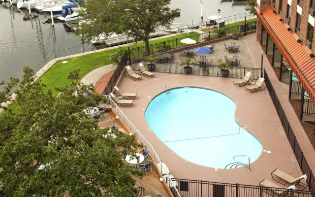 DoubleTree by Hilton New Bern Riverfront