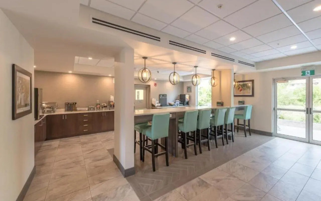 Coast Oliver Hotel