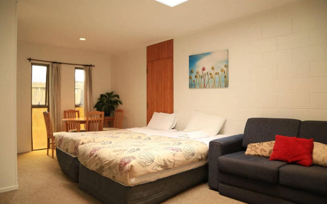 Papakura Motor Lodge & Motel