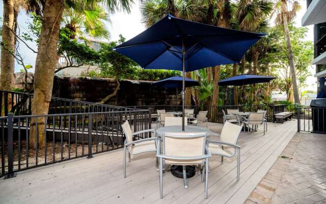 La Quinta Inn & Suites by Wyndham Cocoa Beach Oceanfront