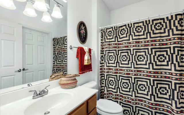 Panoramic Sunset Escape Waterfront Condo for 7!