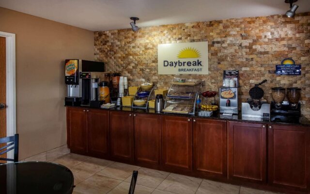 Days Inn by Wyndham Sulphur LA