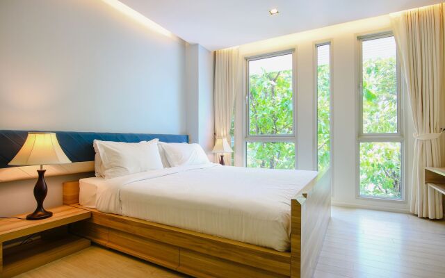 Hua Hin Luxury Beachfront Condo By Mon