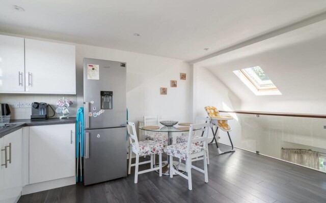 Beautiful 2 Bedroom Family Home