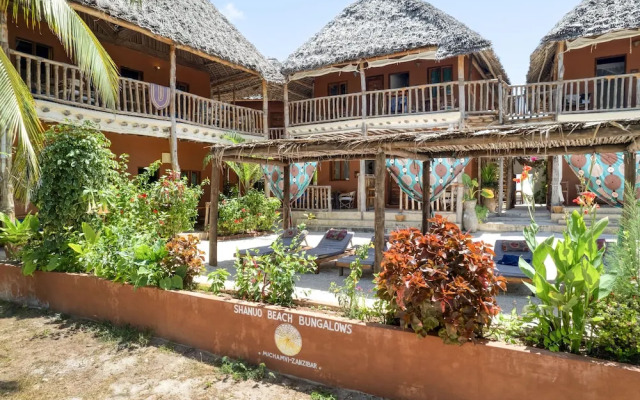 Shanuo Beach Bungalows