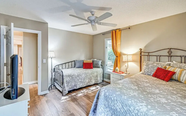 Charming Pinehurst Getaway w/ Golf Course View!