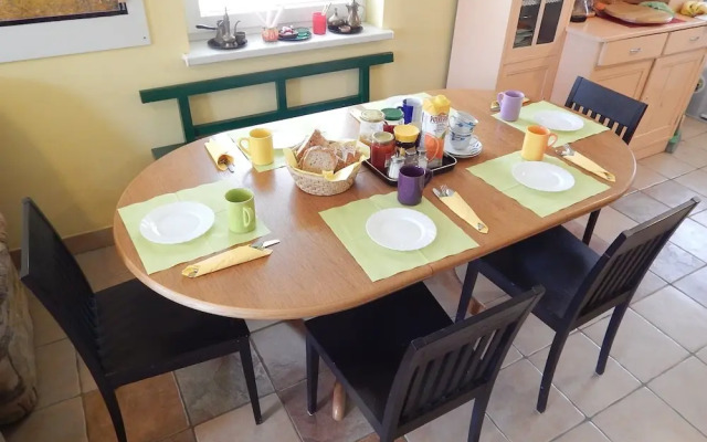 Sunny Holiday House B&B