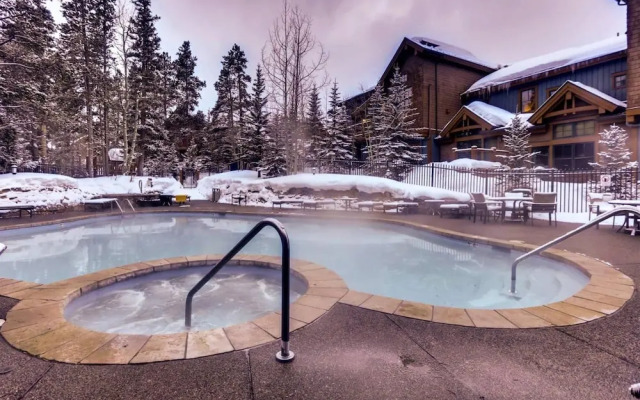 Ski-in Mountain Thunder Lodge 2 Bedroom Condo