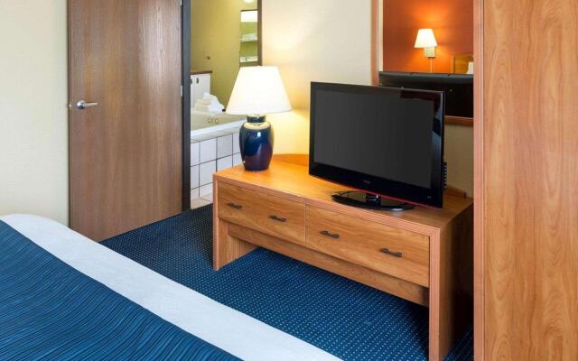 Quality Inn Lakeville North