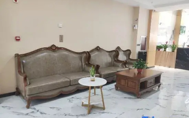 Seman Hotel (Qingdao Jinggangshan Road Subway Station)