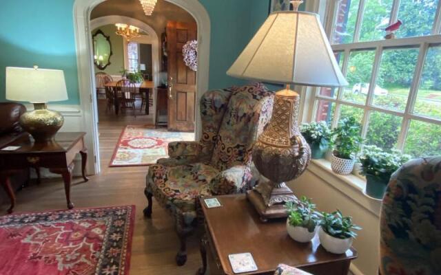 Williamsburg Manor B&B