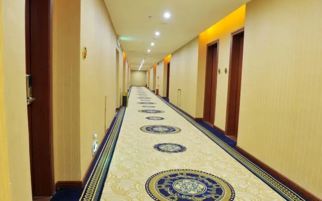 Kam · Tak · Yil Hotel