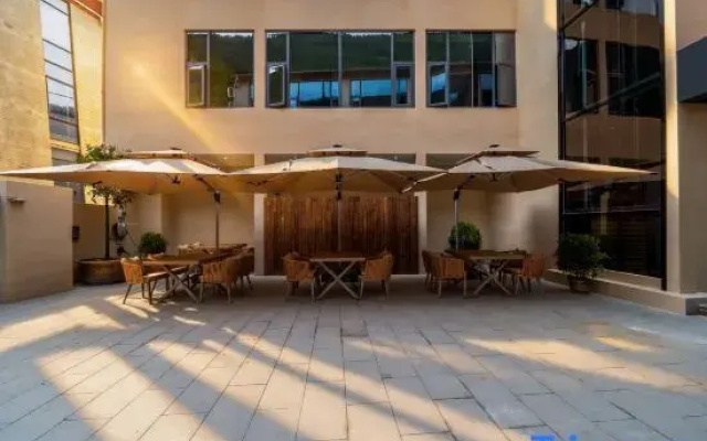 Moye · MOYE Light Luxury Private Hot Spring Villa (Jiuzhaigou Branch)