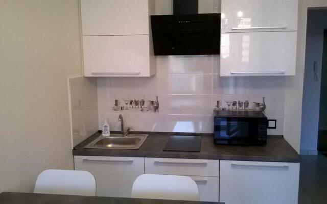 Leonov Apartments