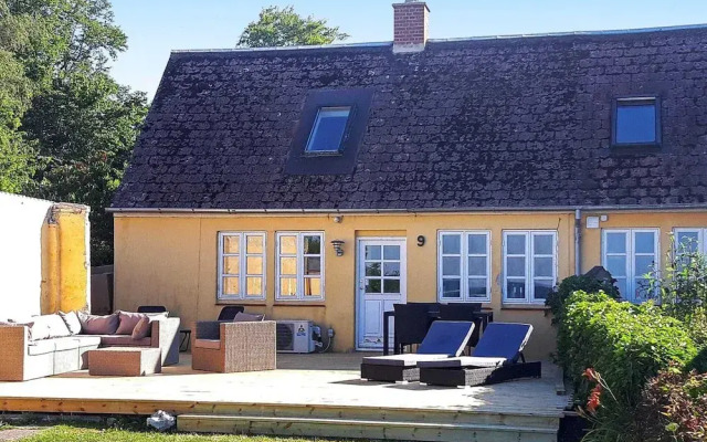 Seaside Retreat in Bandholm-by Traum
