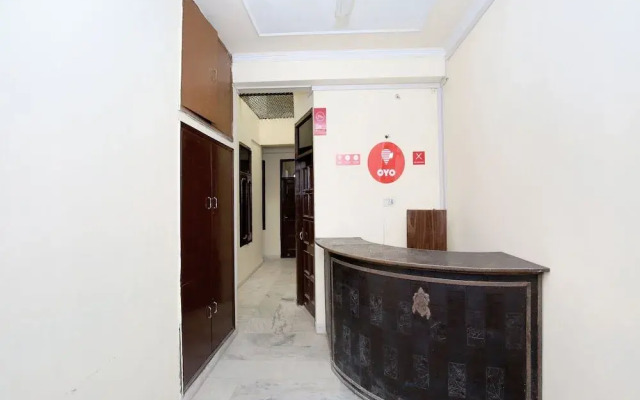 OYO 13140 Mayur palace