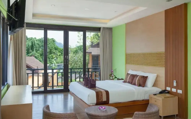 Phi Phi Long Beach Bungalow