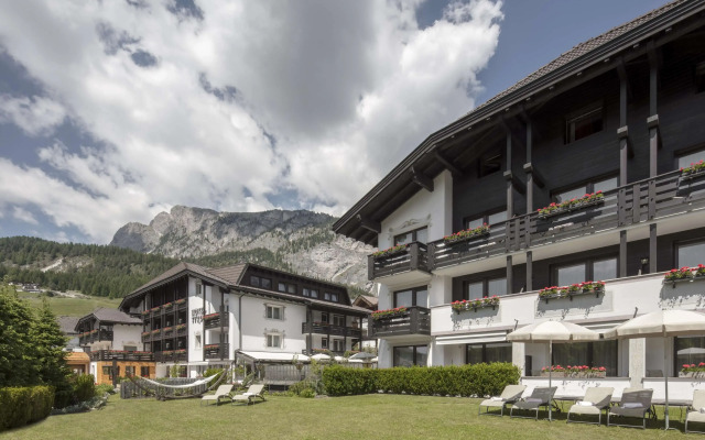 Hotel Tyrol