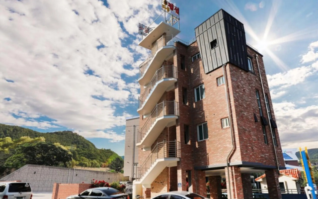 Samcheok Ddabong Pension