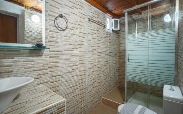 Molos Apartments