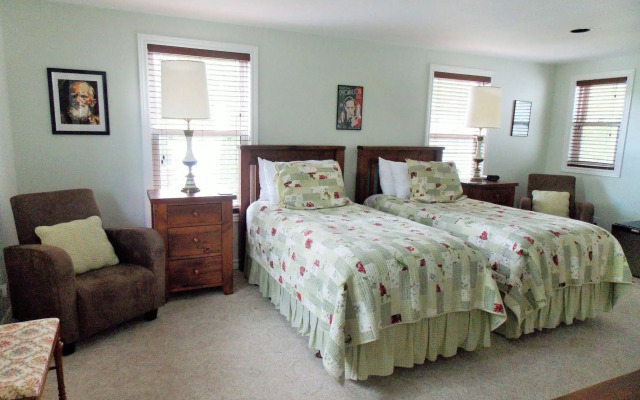 Finlay House Bed and Breakfast Niagara - on - the - Lake