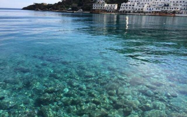 Porto Loutro II