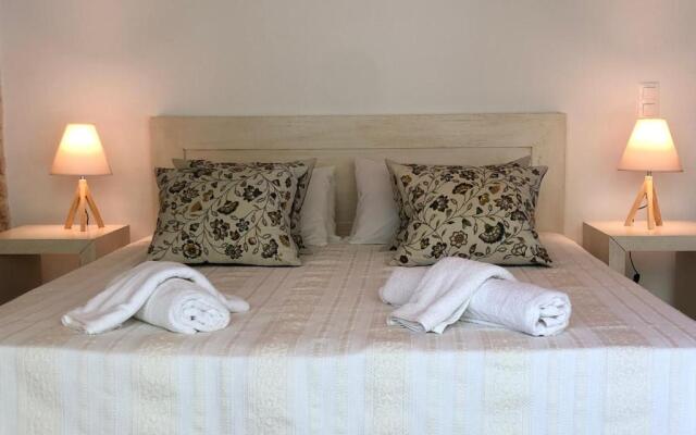 Marina Vista Luxury Studio suites Beach front