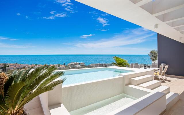 Yara In Fuengirola With 3 Bedrooms And 2 Bathrooms