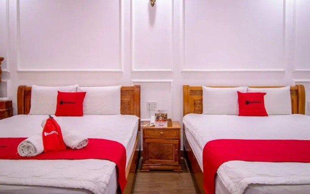 Reddoorz Plus near Phan Xich Long