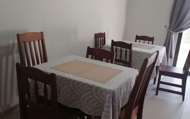 Rose and Thorn Guesthouse - Adults Only