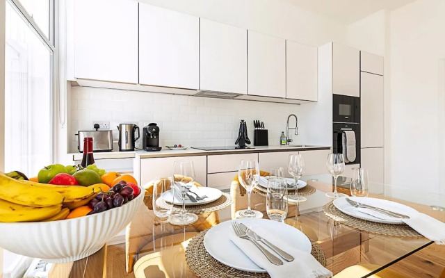 Urban Luxury in the Heart of Chelsea - King Bed!