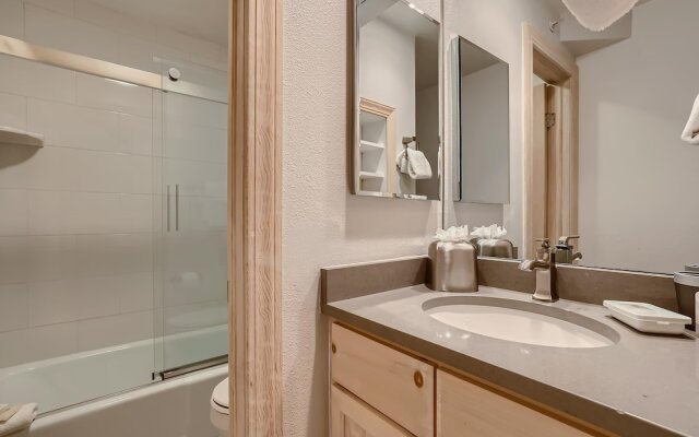 Westwind 307 2BD 2BA Platinum Condo in Lionshead Village