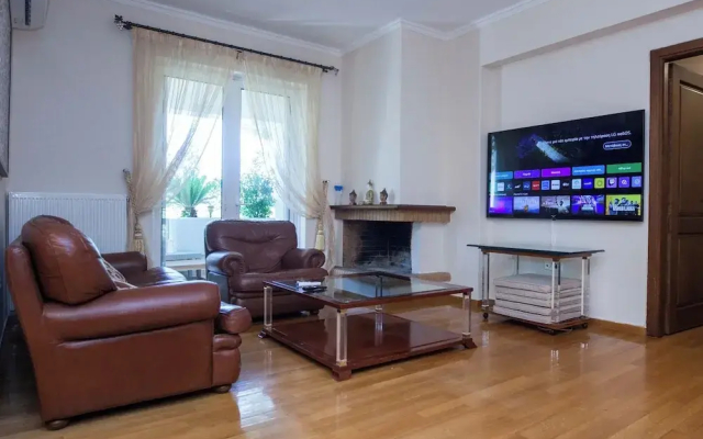 Luxe 3 Bd Penthouse 5 Min from Drosia