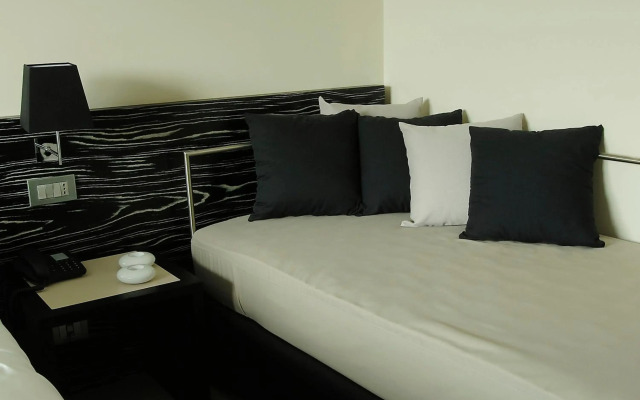 G Hotel