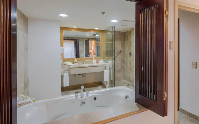 Holiday Inn Monterrey Valle by IHG