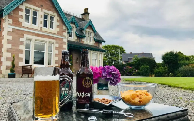 Lairds Lodge