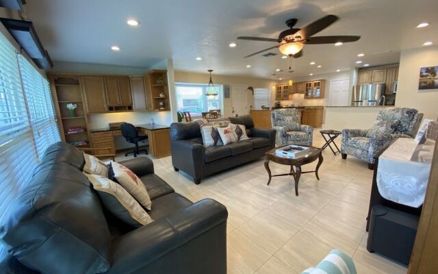 Crystal Sands & Seahorses Beach Villa