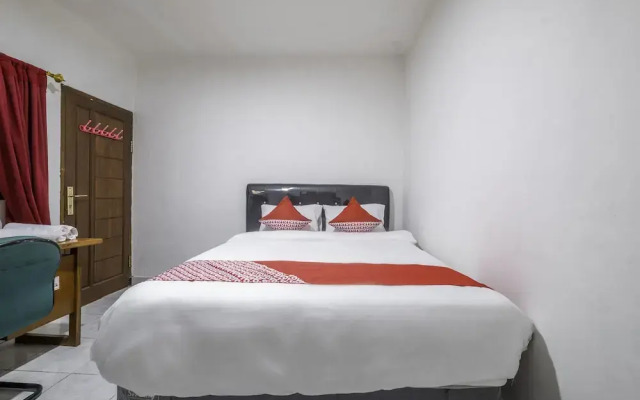 OYO Life 2391 Baladewa Residence Syariah